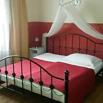 Lucie 3* Praha