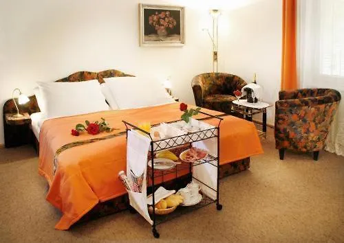 Casa de hóspedes Lucie 3*